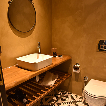 Adess Hotel