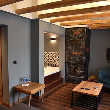 Adess Hotel